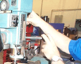 Pressure testing cylinder heads for cracks