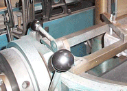 Winonia Van Norman Seat & Guide machine